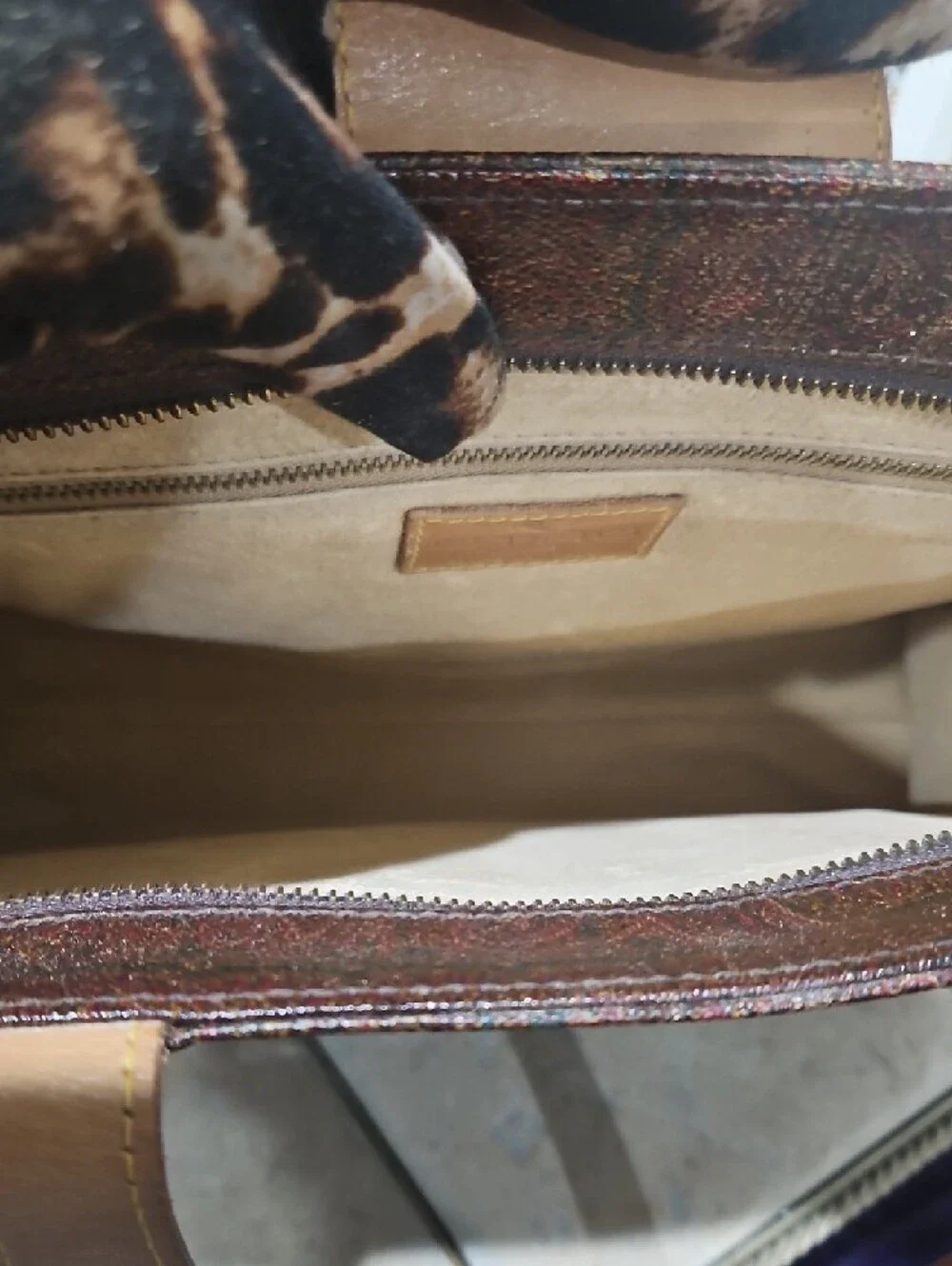 Vintage Etro Paisley Tote w/ Tan Leather Trim & Straps GUC! - Picture 15 of 17